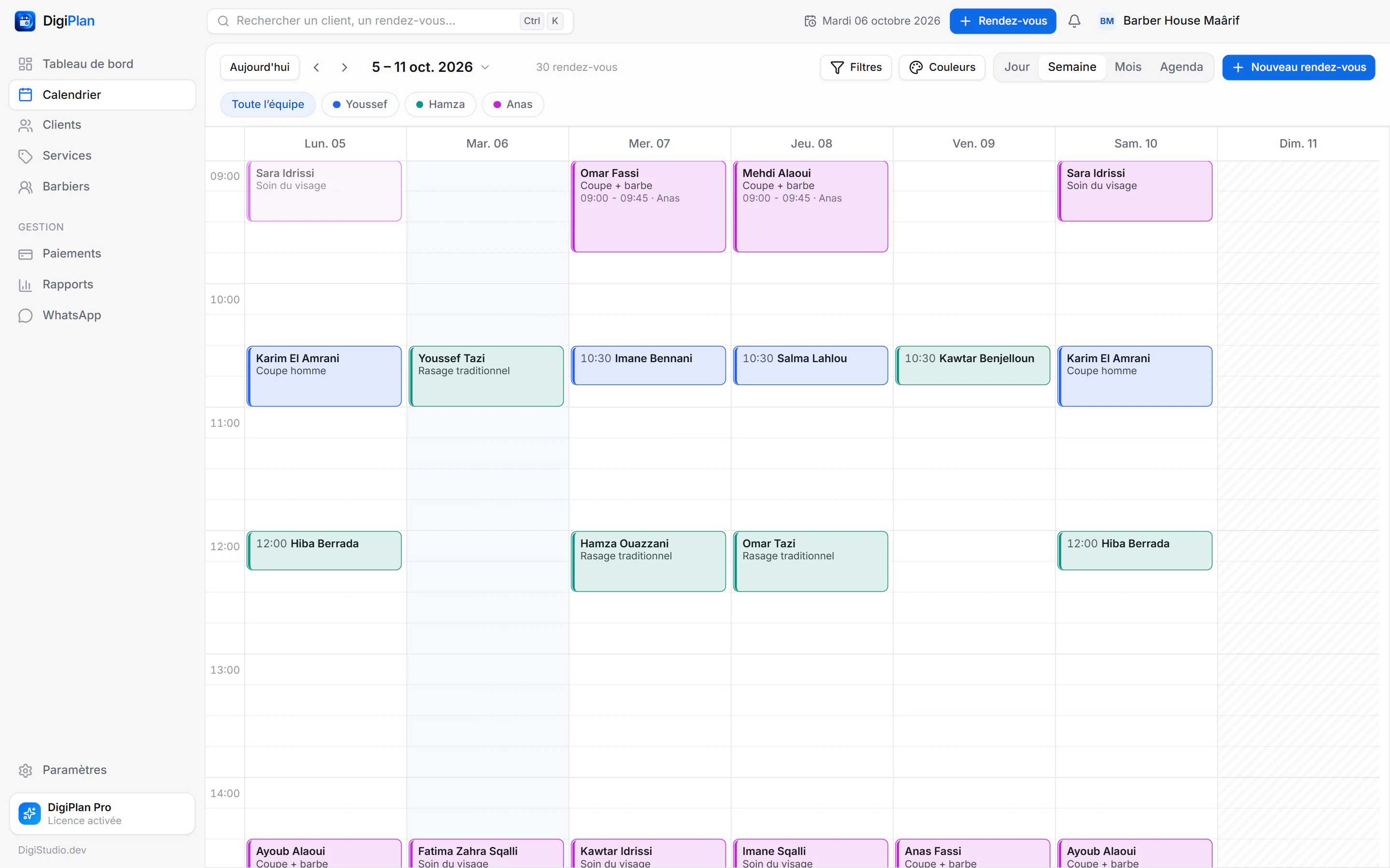 Calendrier DigiPlan en vue semaine, rendez-vous colorés par barbier
